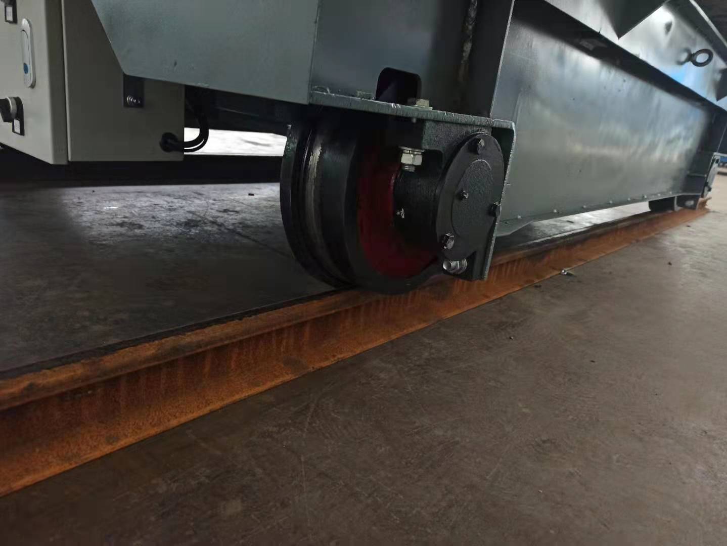 關(guān)于軌道電動(dòng)平車(chē)